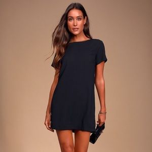 Lulu’s black shift dress